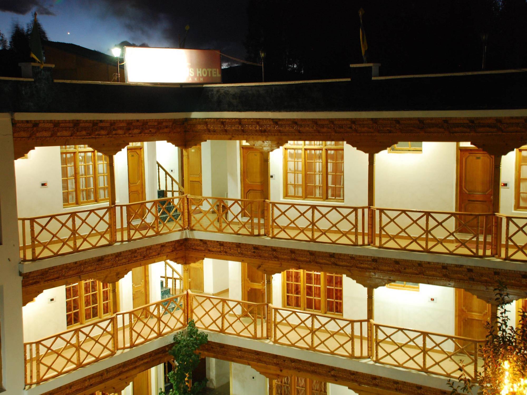 The Auspicious Hotel Leh Exterior foto